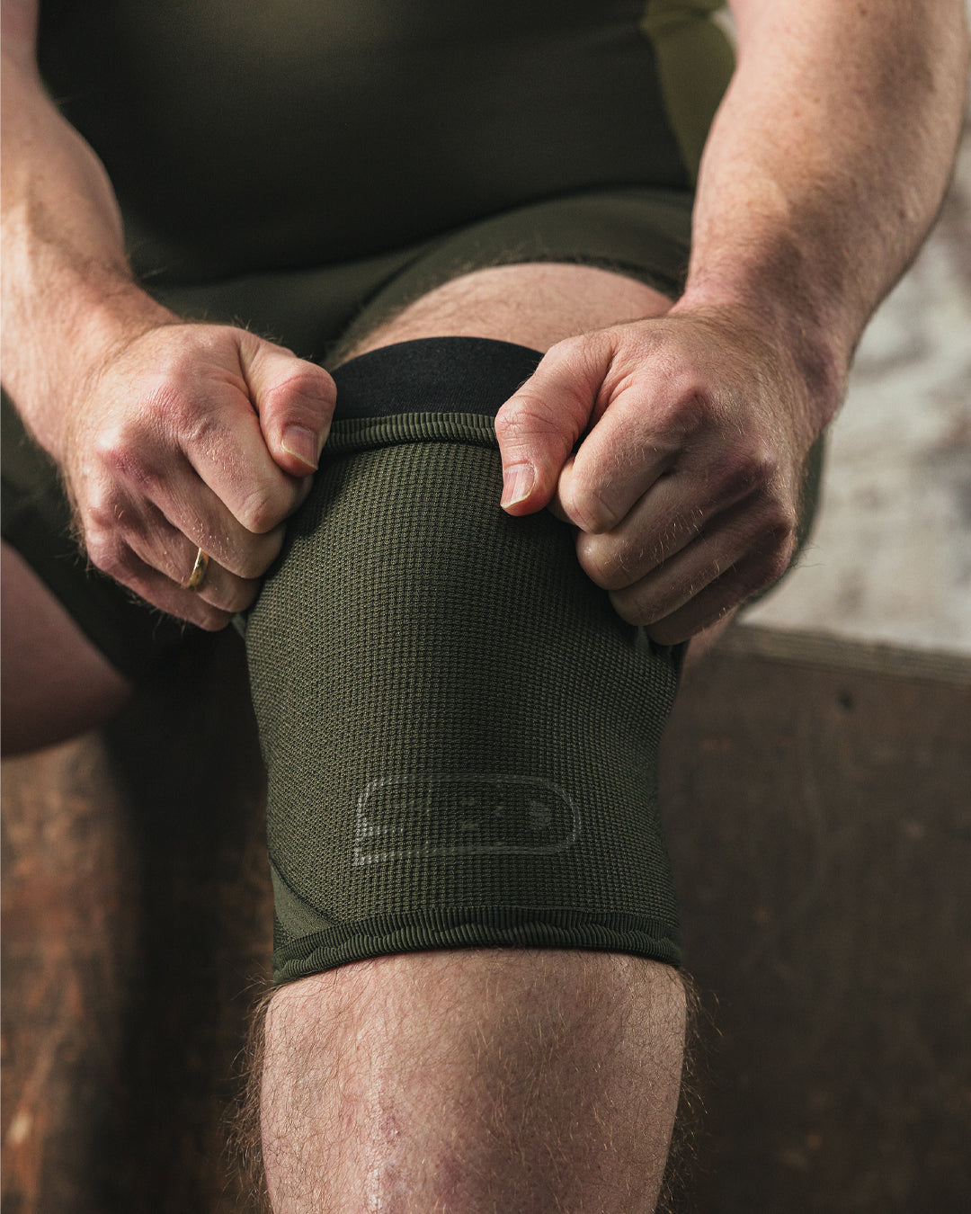 Genunchiere de Powerlifting Resolve